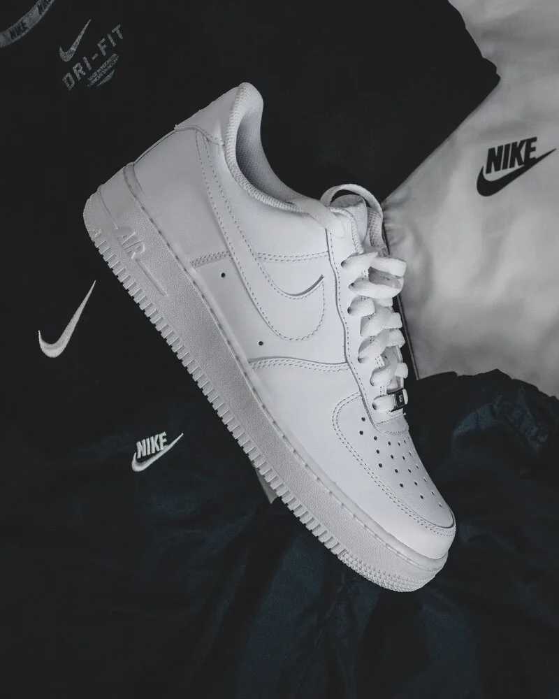 white sports shoes